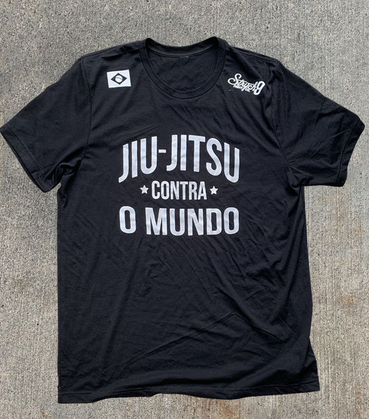 Jiu-Jitsu Against The World- Portuguese • T-Shirt